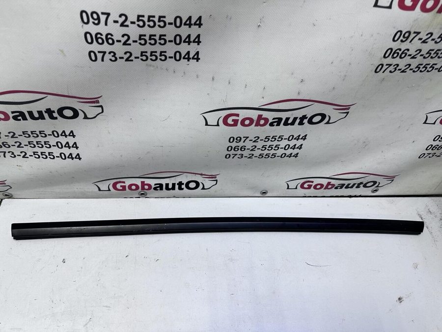 Молдинг ущільнювач скла дверки задньої правої TESLA MODEL Y