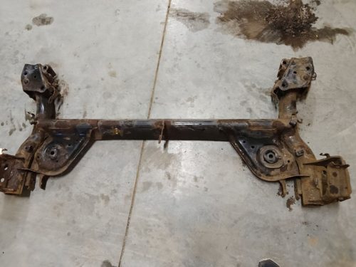 Балка задньої підвіски М103 NISSAN JUKE
