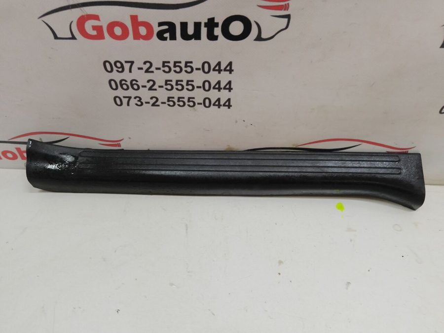 Накладка порога передня ліва внутрішня 769B51KA2A NISSAN JUKE