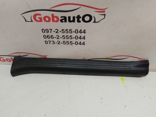 Накладка порога передня права внутрішня 769B41KA2A NISSAN JUKE