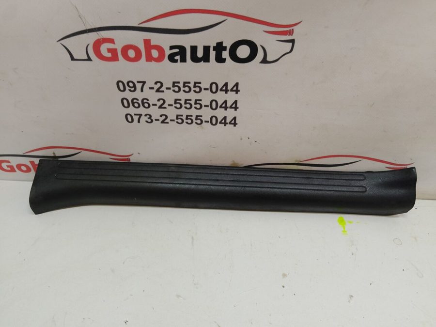 Накладка порога передня права внутрішня 769B41KA2A NISSAN JUKE