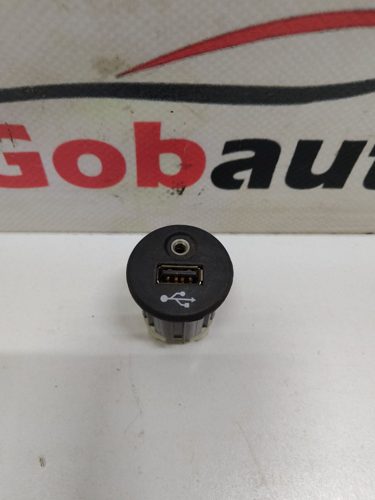 Роз'ем USB M103 NISSAN JUKE