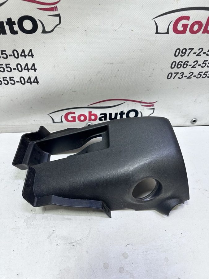 Накладка кожух рульової колонки низ 484701KE0A NISSAN JUKE