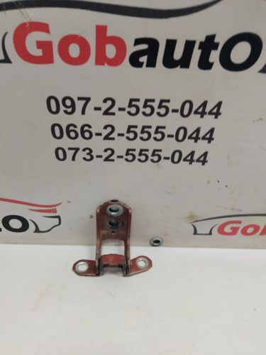 Петля дверей нижня задняпередня права NISSAN JUKE