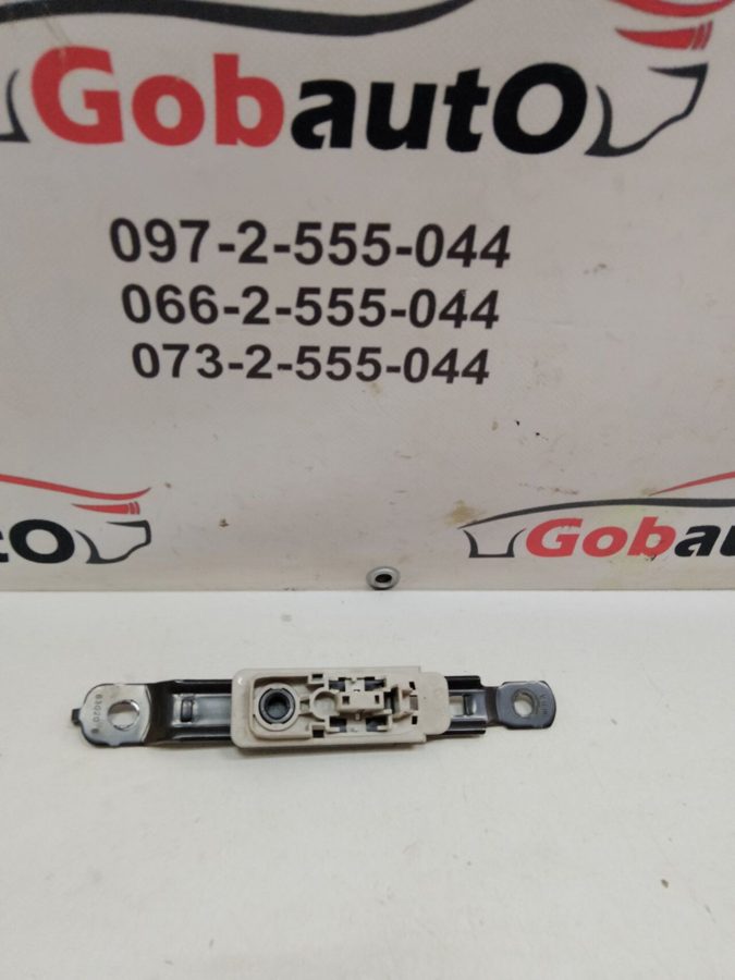 Кріплення регулювання висоти паска безпеки 6096312A NISSAN JUKE