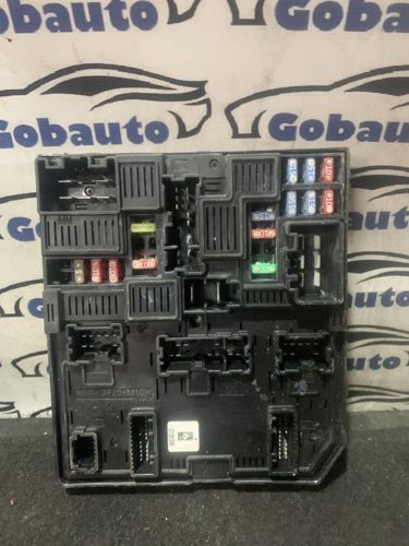 Блок запобіжників 2,0 DOHC 16V SPORT NISSAN ROGUE