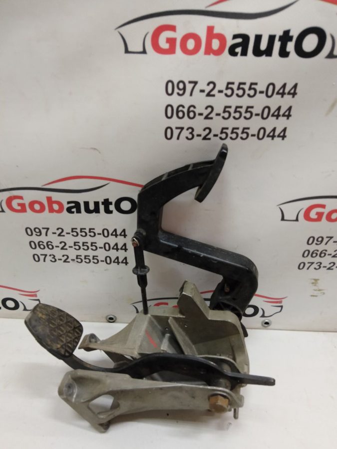 Педаль зчеплення MERCEDES A180 MERCEDES-BENZ A180 W176