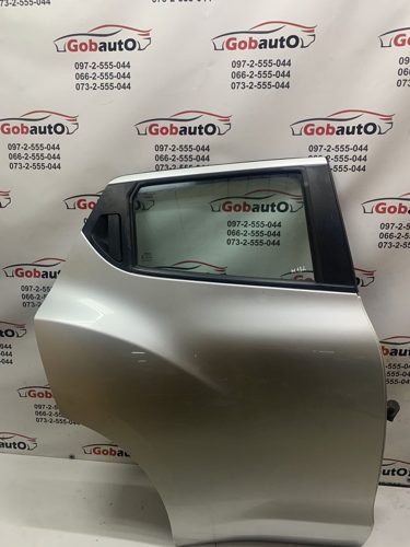 Скло дверей задньої правої М132 NISSAN JUKE