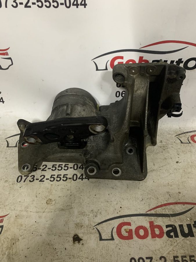 Кронштейн кпп лівий 2.0 dci NISSAN QASHQAI+2