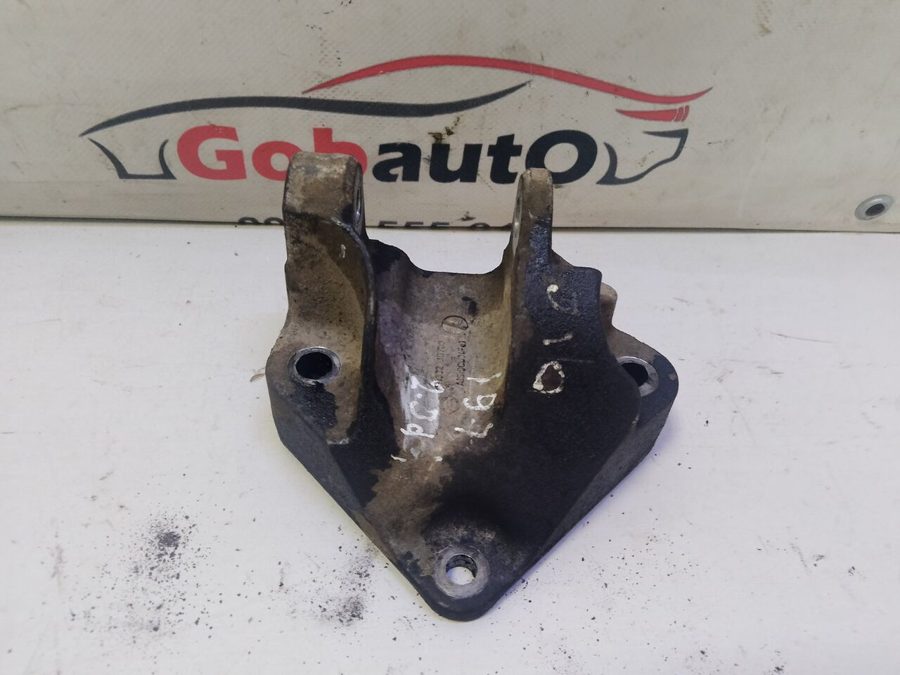 Кронштейн двигуна задня частина 2,0dci лапа NISSAN QASHQAI J10