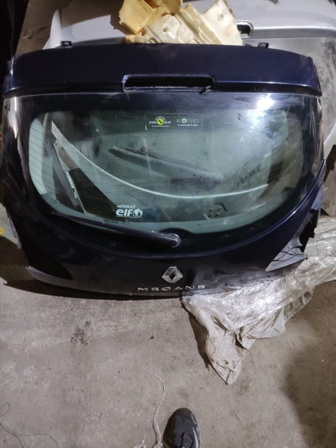 Кришка багажника ляда гола хетчбек RENAULT MEGANE III