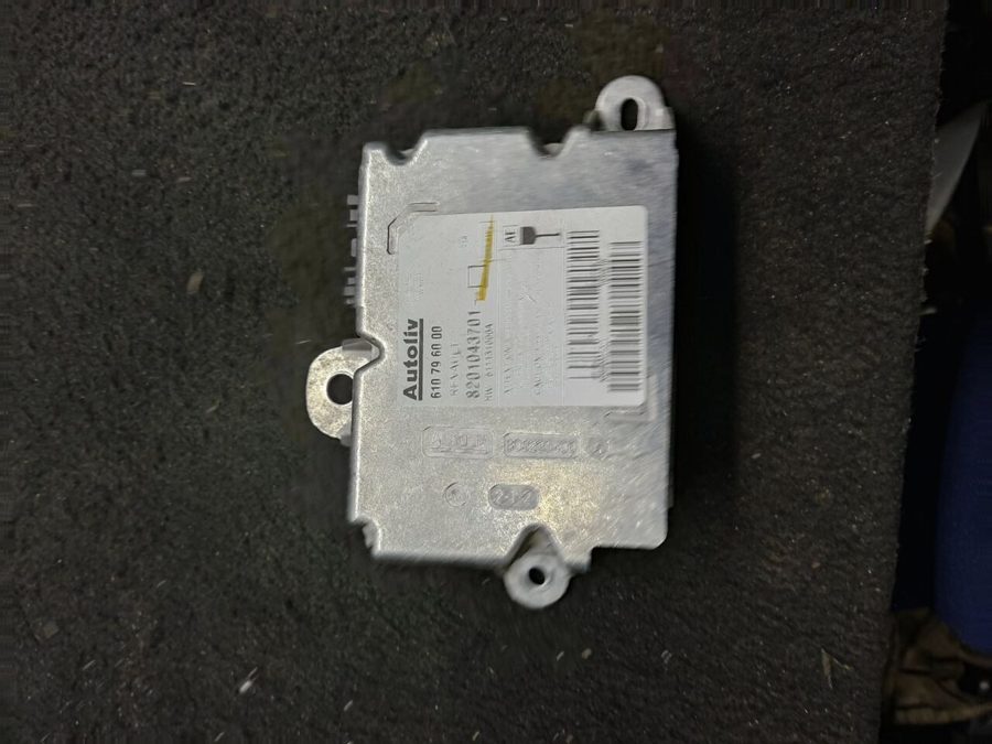 Блок AirBag 8201043701 RENAULT CLIO III