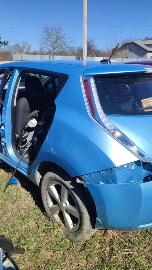 Четверть зад крило ліва color голубий NISSAN LEAF