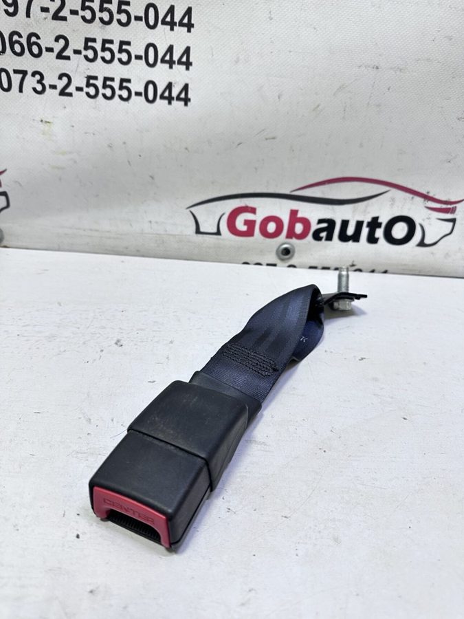 Фіксатор паска безпеки задній центральний 88852BF12A NISSAN JUKE