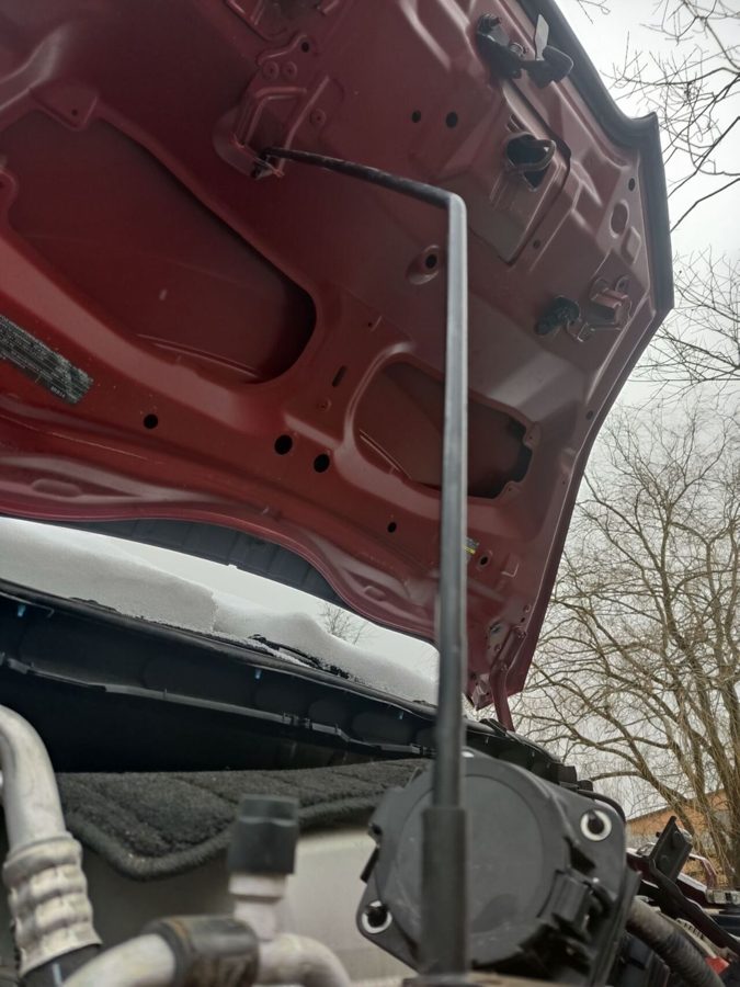 Упор капота NISSAN LEAF