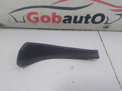 Накладка переднього правого крила QASHQAI +2 M121 NISSAN QASHQAI+2