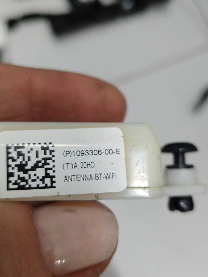 Антена WI FI і Bluetooth TESLA MODEL 3