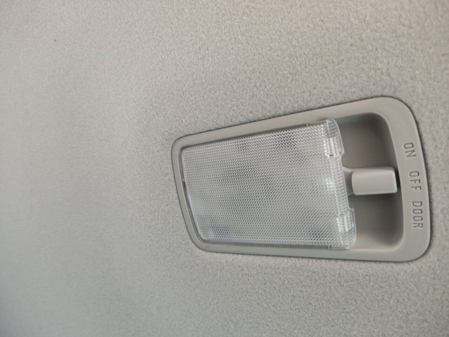 Плафон освітлення салону задній NISSAN LEAF