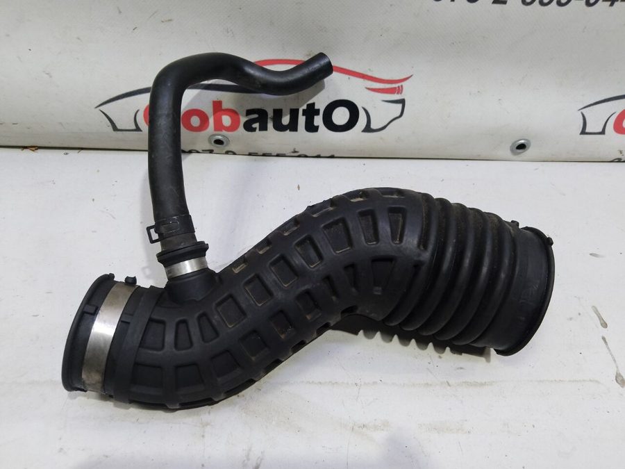 Патрубок повітряного фільтру до турбіни 2,0 DCI NISSAN QASHQAI J10