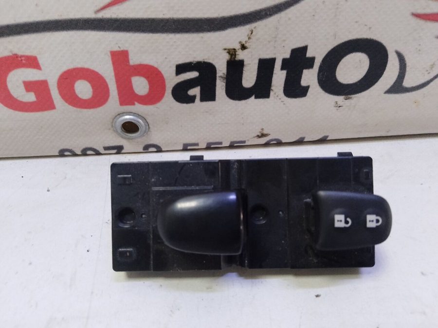 Кнопка склопідйомника ROGUE NISSAN X -TRAIL T32