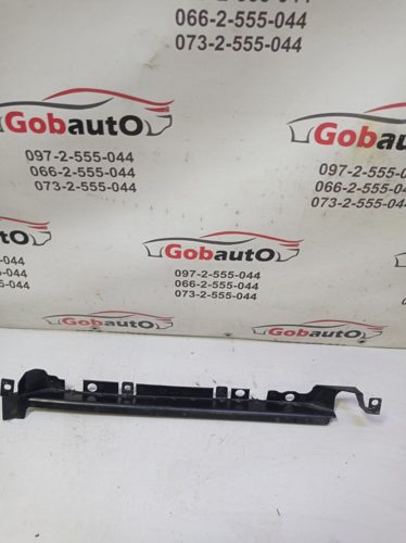 Дефлектор радіатора верхній 1,6 дефект NISSAN QASHQAI J10
