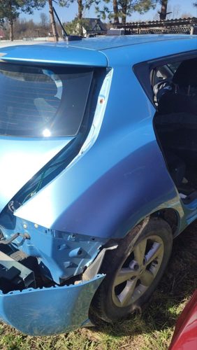 Четверть зад крило права color голубий NISSAN LEAF