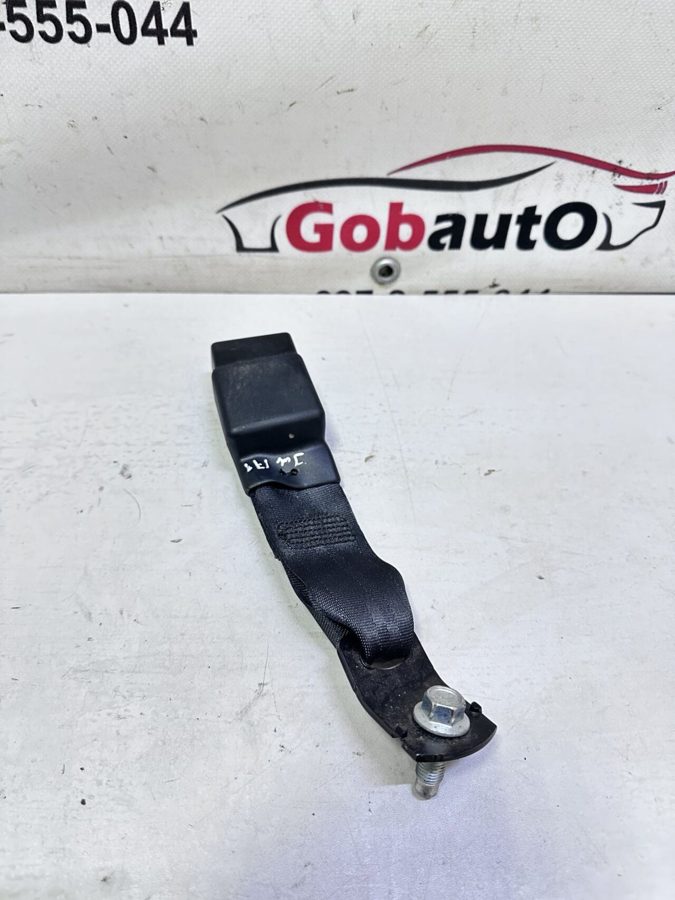 Фіксатор паска безпеки задній правий 88843BF13A NISSAN JUKE