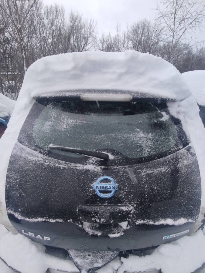 Кришка багажника зад ляда Чорна NISSAN LEAF
