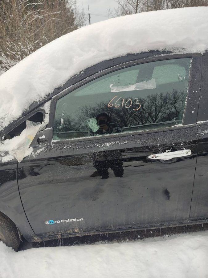 Дверка передня ліва (Чорна) NISSAN LEAF