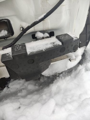 Наповнювач бампера зад правий NISSAN LEAF