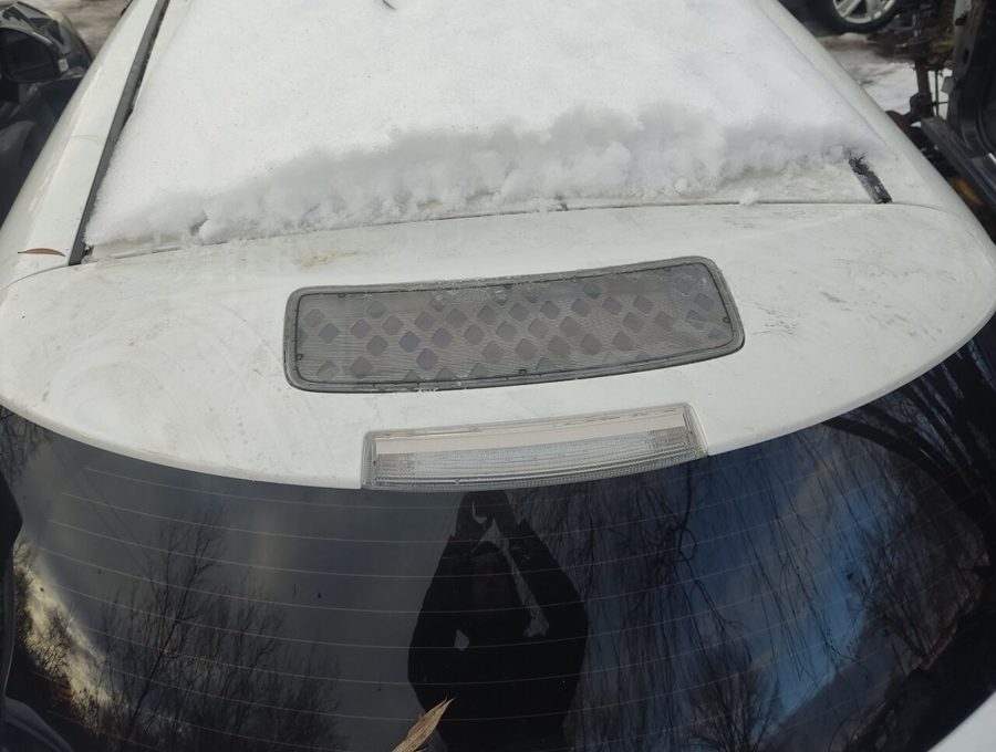 Спойлер голий без фотоелемента білий NISSAN LEAF