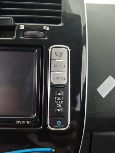 Кнопки управління магнітолою права NISSAN LEAF