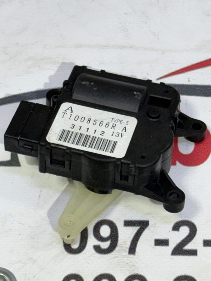 Моторчик управління заслонками привід пічки T1008566R NISSAN LEAF