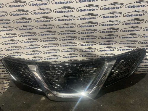 Решітка радіатора NISSAN ROGUE