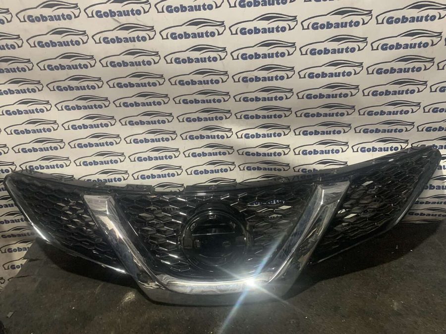 Решітка радіатора NISSAN ROGUE