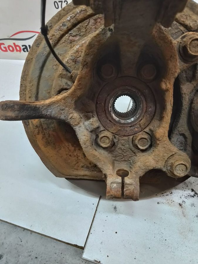 Кулак поворотний передній лівий М103 NISSAN JUKE