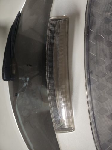 Стоп катафот в спойлер NISSAN LEAF