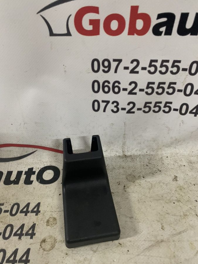 Заглушка сидіння права NISSAN QASHQAI+2