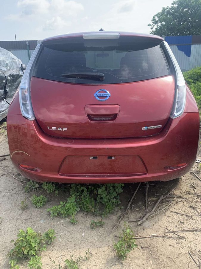 Бампер задній (колір NAH) NISSAN LEAF