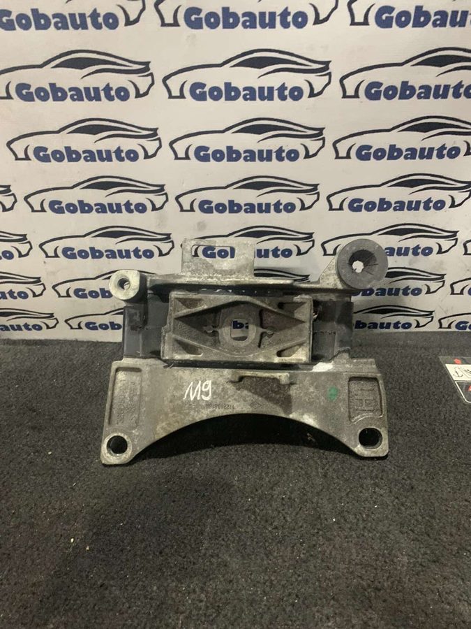 Подушка двигуна КПП ліва K9K 1.5 dci RENAULT MEGANE III