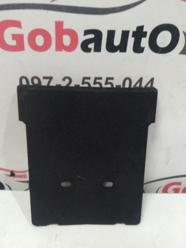 Накладка центральної консолі внутрішнє облицювання usb розємів TESLA MODEL 3