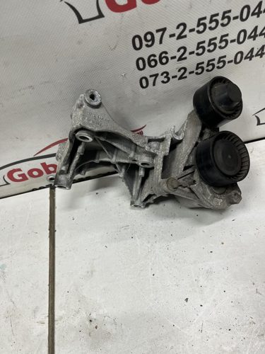 Кронштейн кріплення генератора 1.6 DCI М131 X -TRAIL T32 ROGUE RENAULT NISSAN QASHQAI J11
