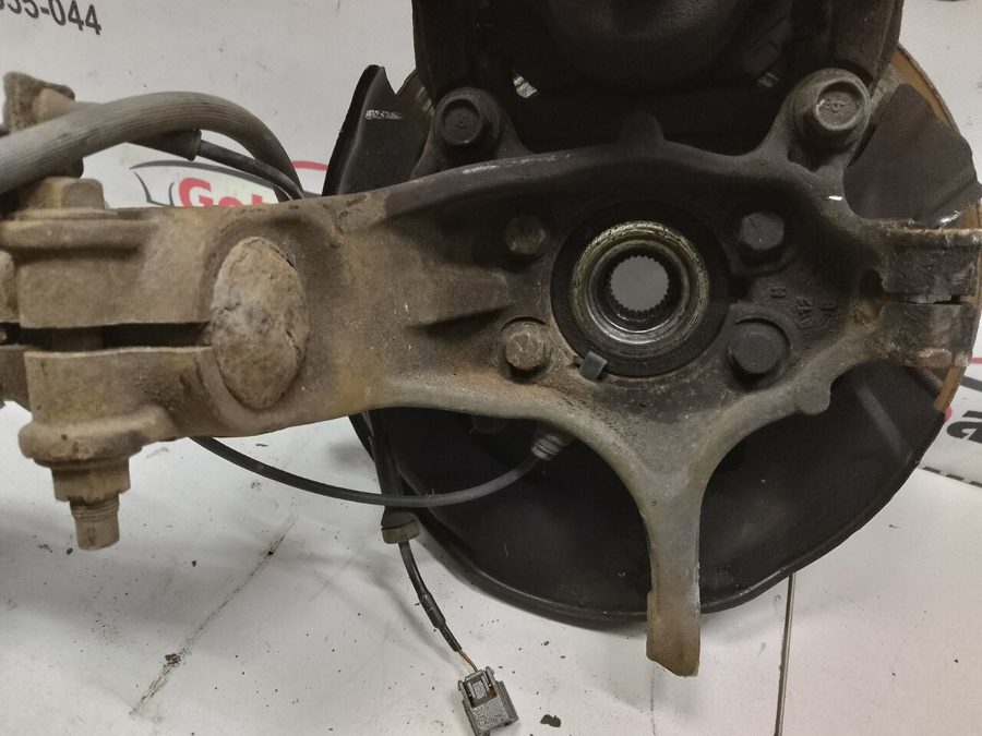 Поворотний кулак (Цапфа) лівий М114 NISSAN QASHQAI J11