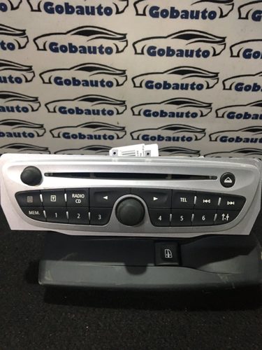 Автомагнітола не на флешка один вихід RENAULT MEGANE III
