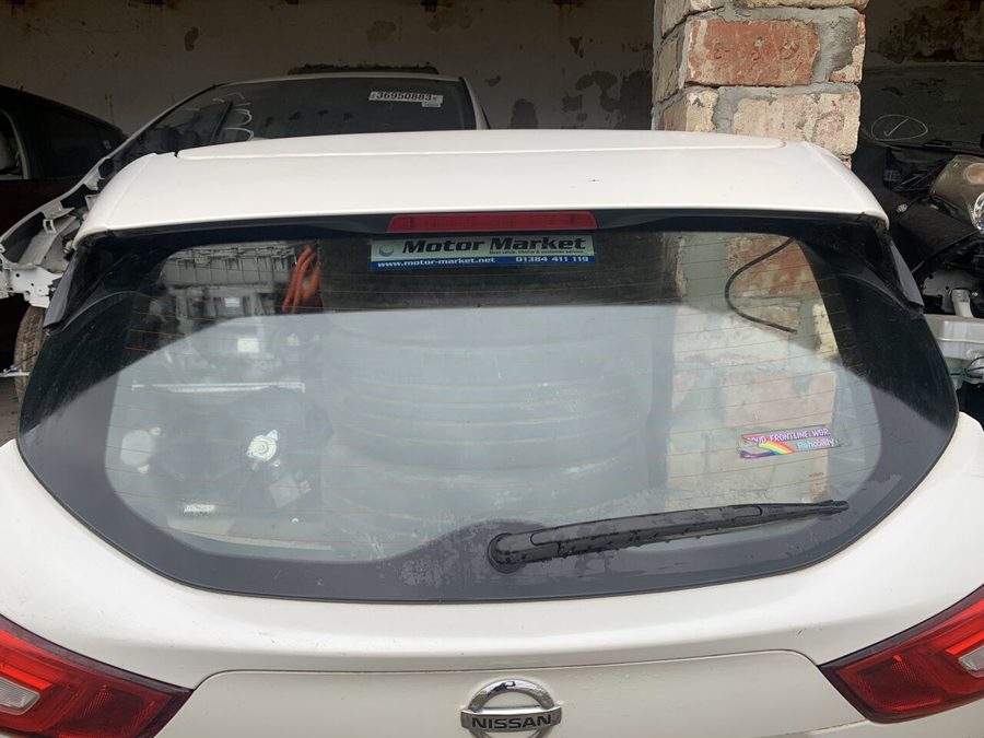 Скло кришки багажника М114 NISSAN QASHQAI J11