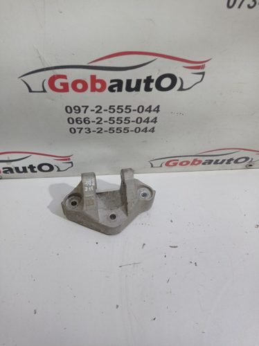 Кронштейн коробки передач КПП 1.6dci NISSAN QASHQAI J11