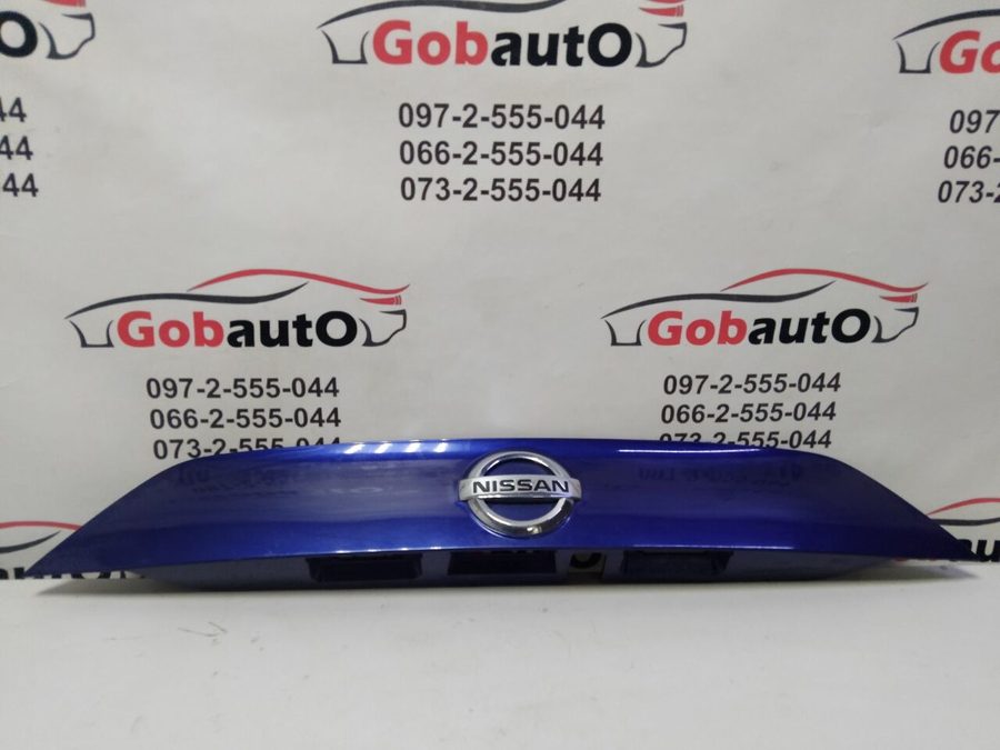 Накладка кришки багажника підсвітка номера 908104ESXX NISSAN QASHQAI J11