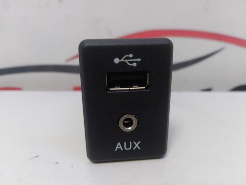 Роз*єм USB AUX NISSAN QASHQAI J11