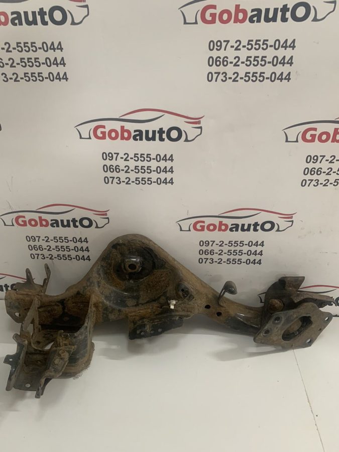 Важіль задній поздовжній правий NISSAN QASHQAI J10