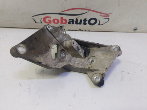 Кронштейн подушка двигуна зад 2,0dci 11220JG71A NISSAN QASHQAI J10